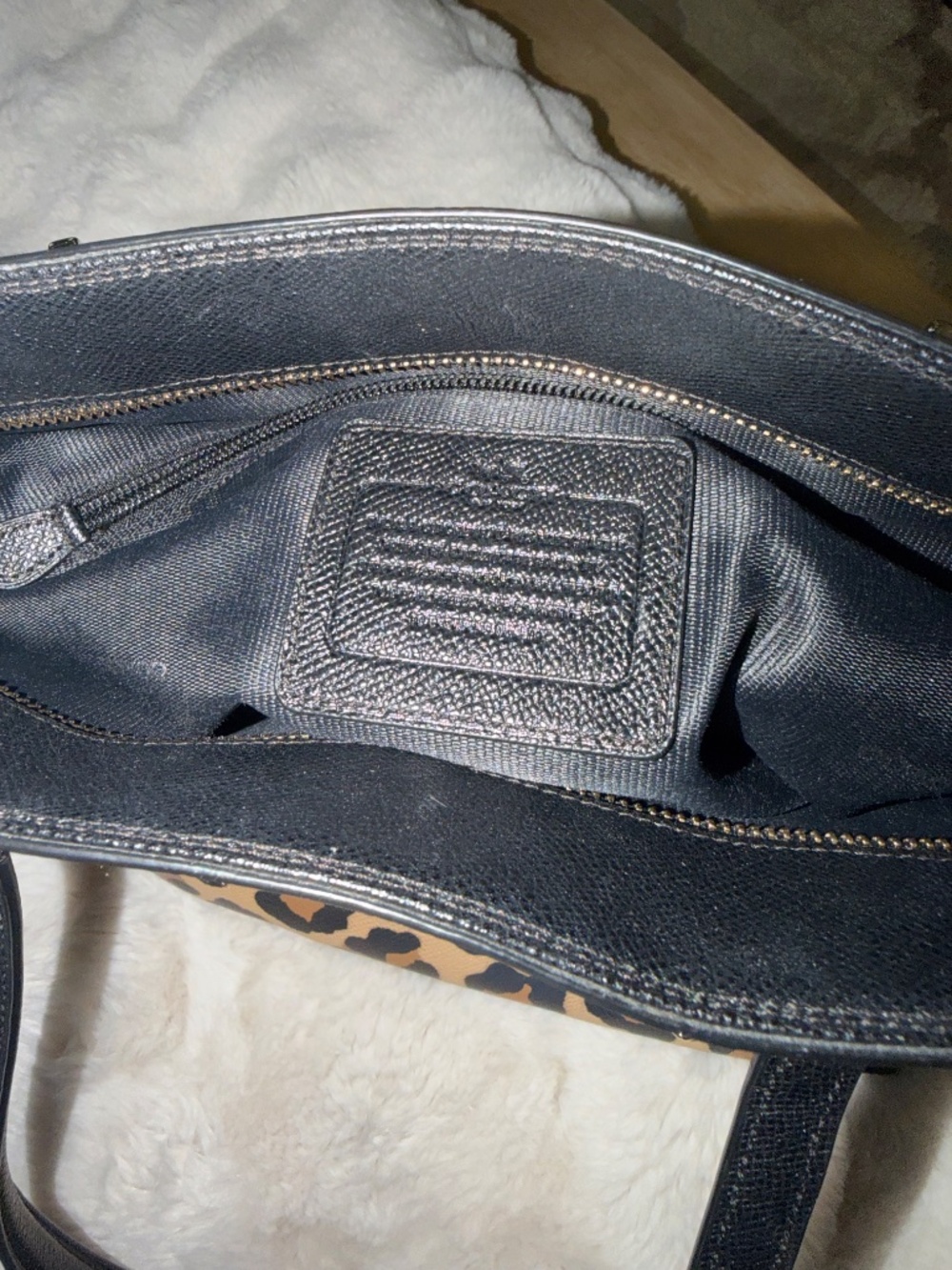 Coach purse - Picture 3 of 4